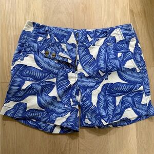 Vineyard vines blue banana leaf chino shorts